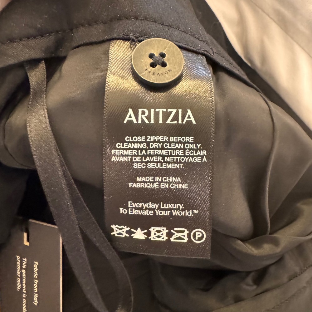 Aritzia Babaton Black Tailored Pleated High Rise Shorts Luxe Minimalist SZ 12 - Picture 7 of 13